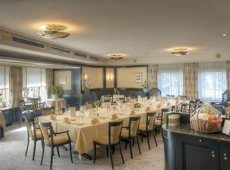 Ambassador Bosten Hotel 4*