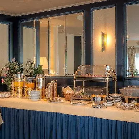 Ambassador Bosten Hotel 4*