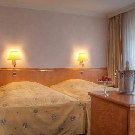 Hotel Ambassador Bosten 4*