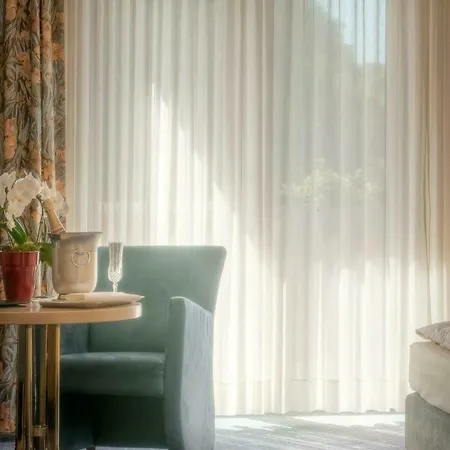 Ambassador Bosten 4*